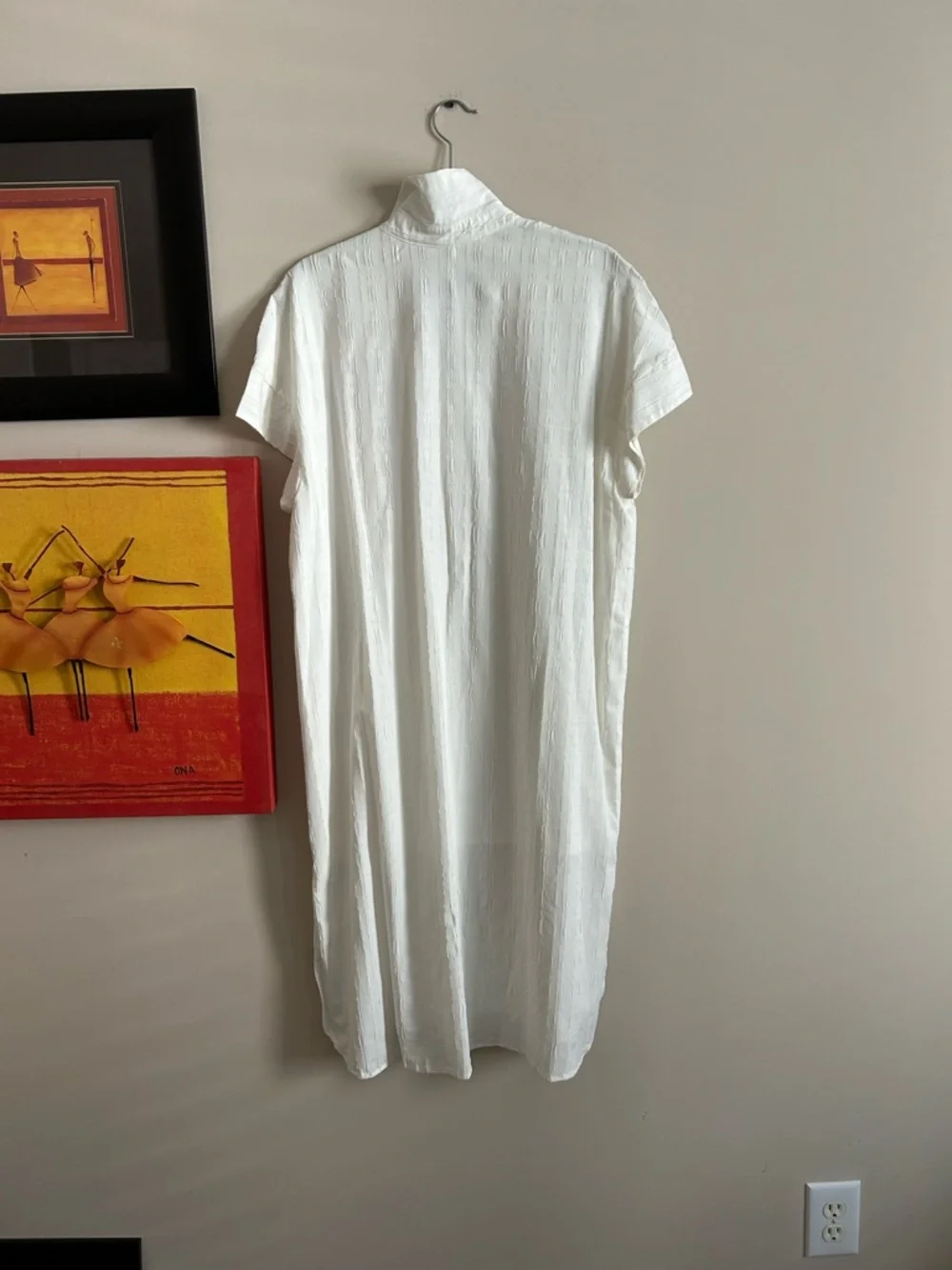 Chelsea & Theodore White Short-Sleeve Button Front Midi Dress - Picture 2 of 7